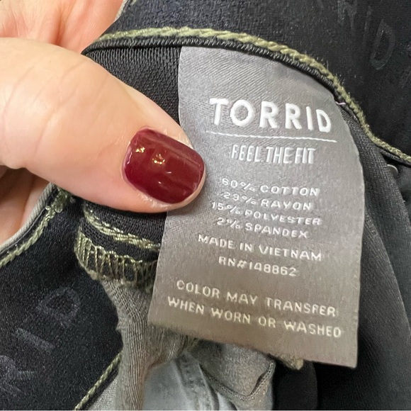 NWT TORRID Olive Cropped Bombshell Skinny Jeans, 28W - Picture 9 of 11